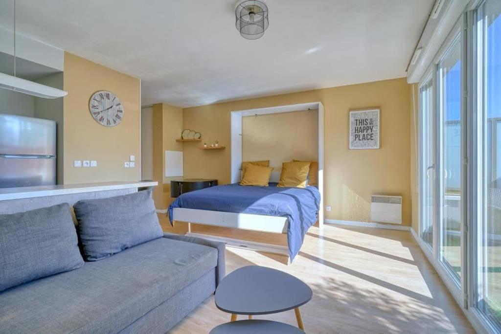 Charmant Studio Avec Terrasse Et Parking Corbeil-Essonnes Exteriör bild